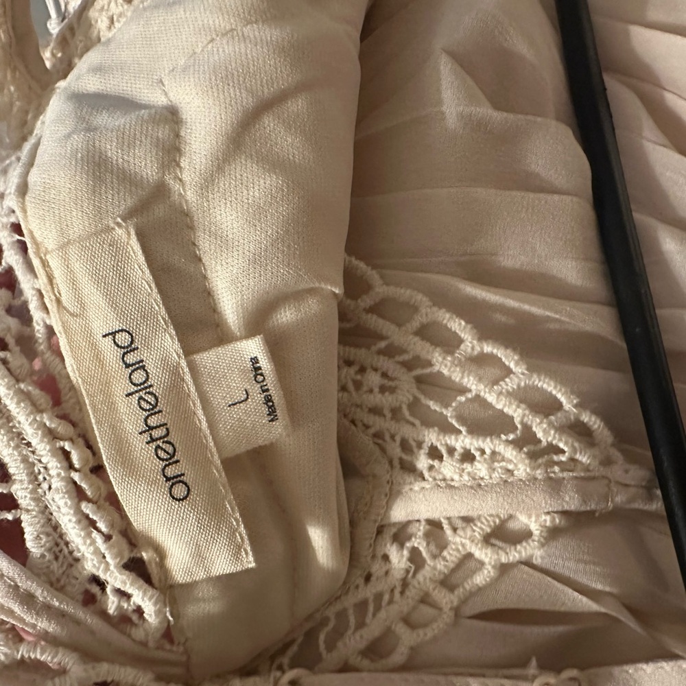 Crochet details on beautiful pleated dress NWT L - Picture 7 of 8